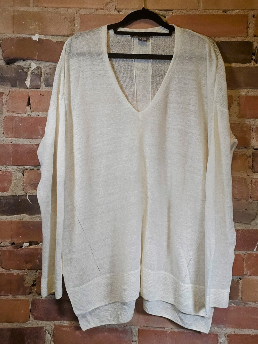 Vince Lightweight Linen V-Neck Sweater — Women's M (Oversized)